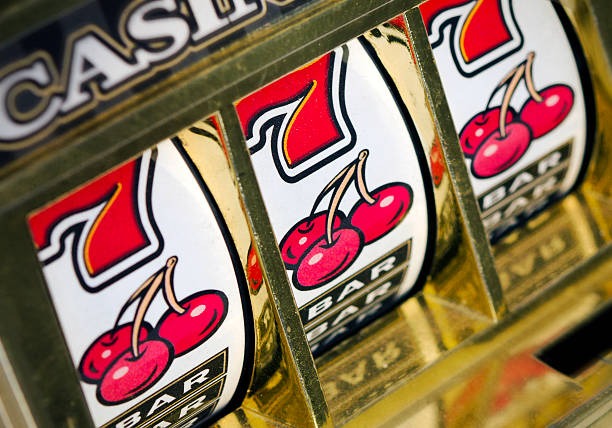 Result display and payout Result confirmation showing winning number and payout calculation